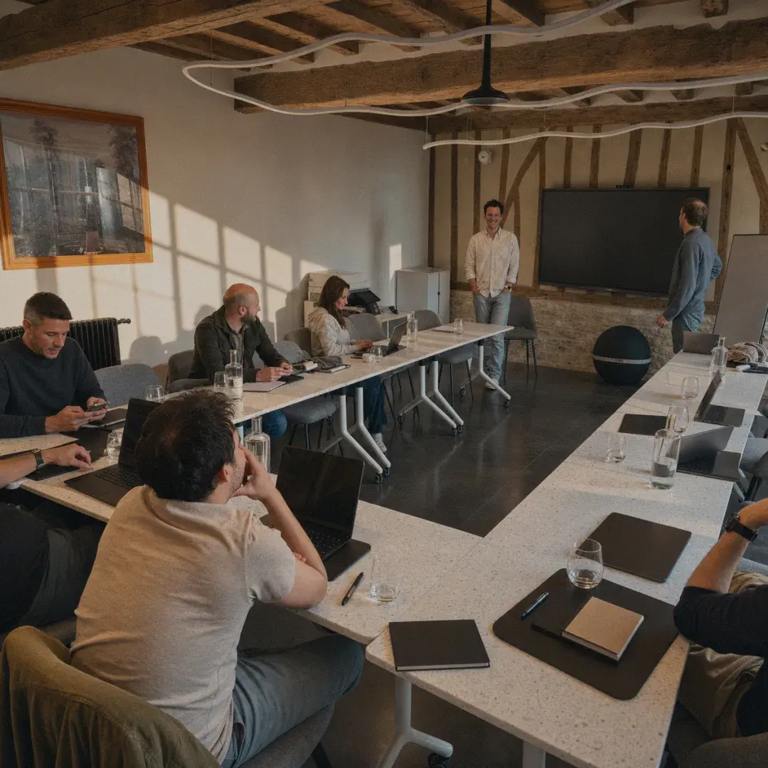 Team che collaborano alla crescita delle aziende in portafoglio.